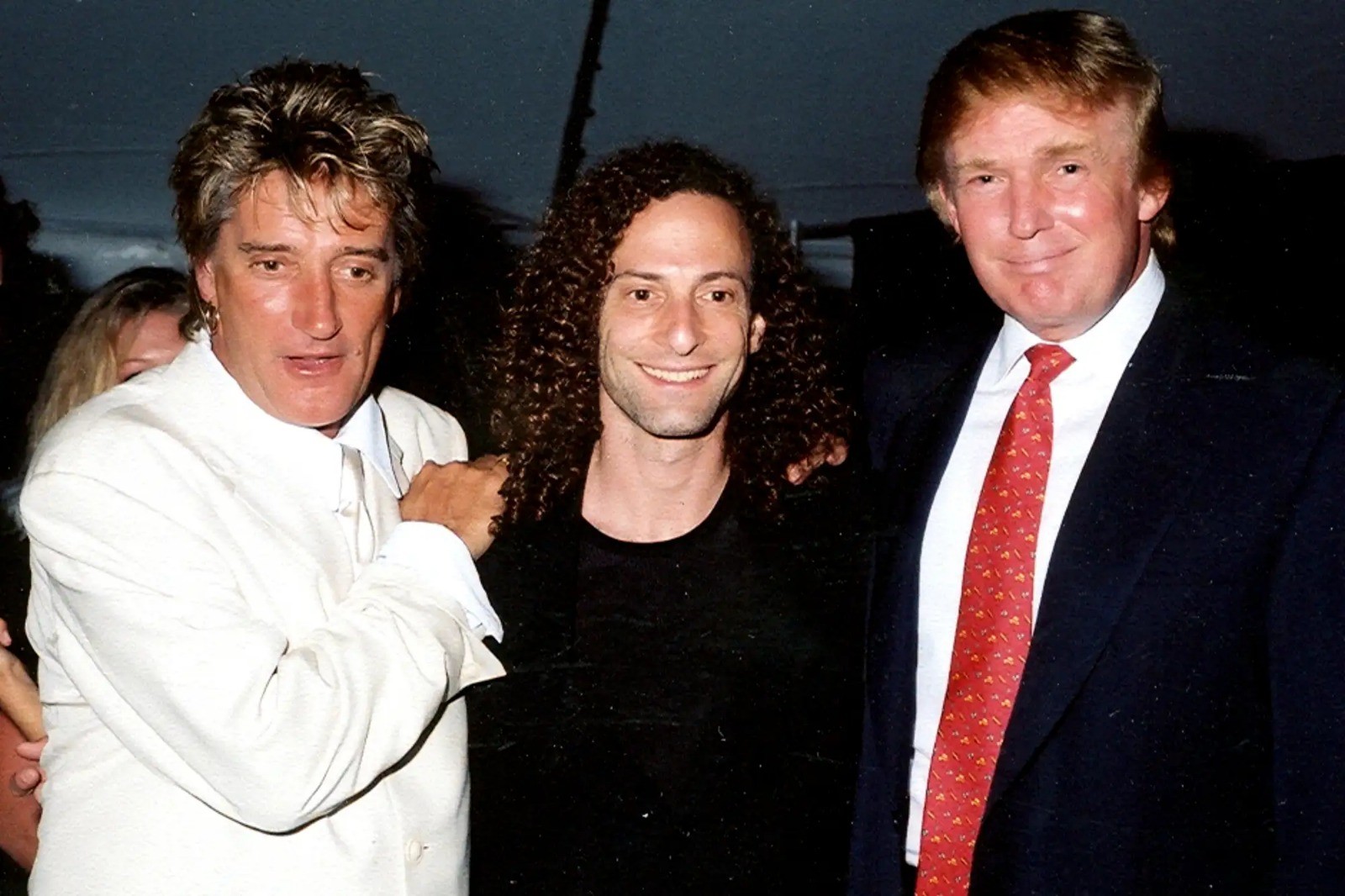 Rod Stewart e a Visita do Rei Charles: Reflexões em um Tapete Vermelho
