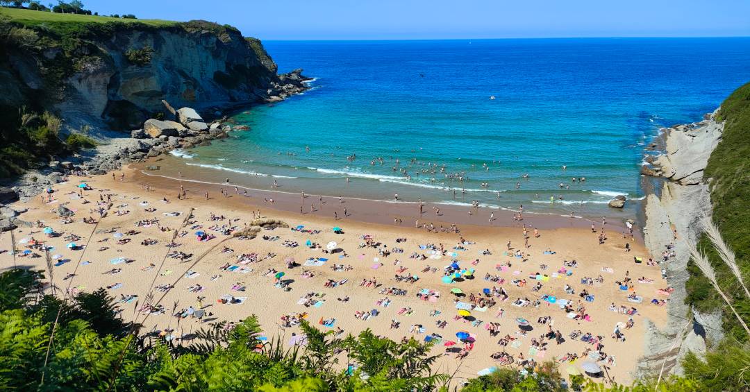 As praias inesquecíveis de Santander que encantam nesta temporada