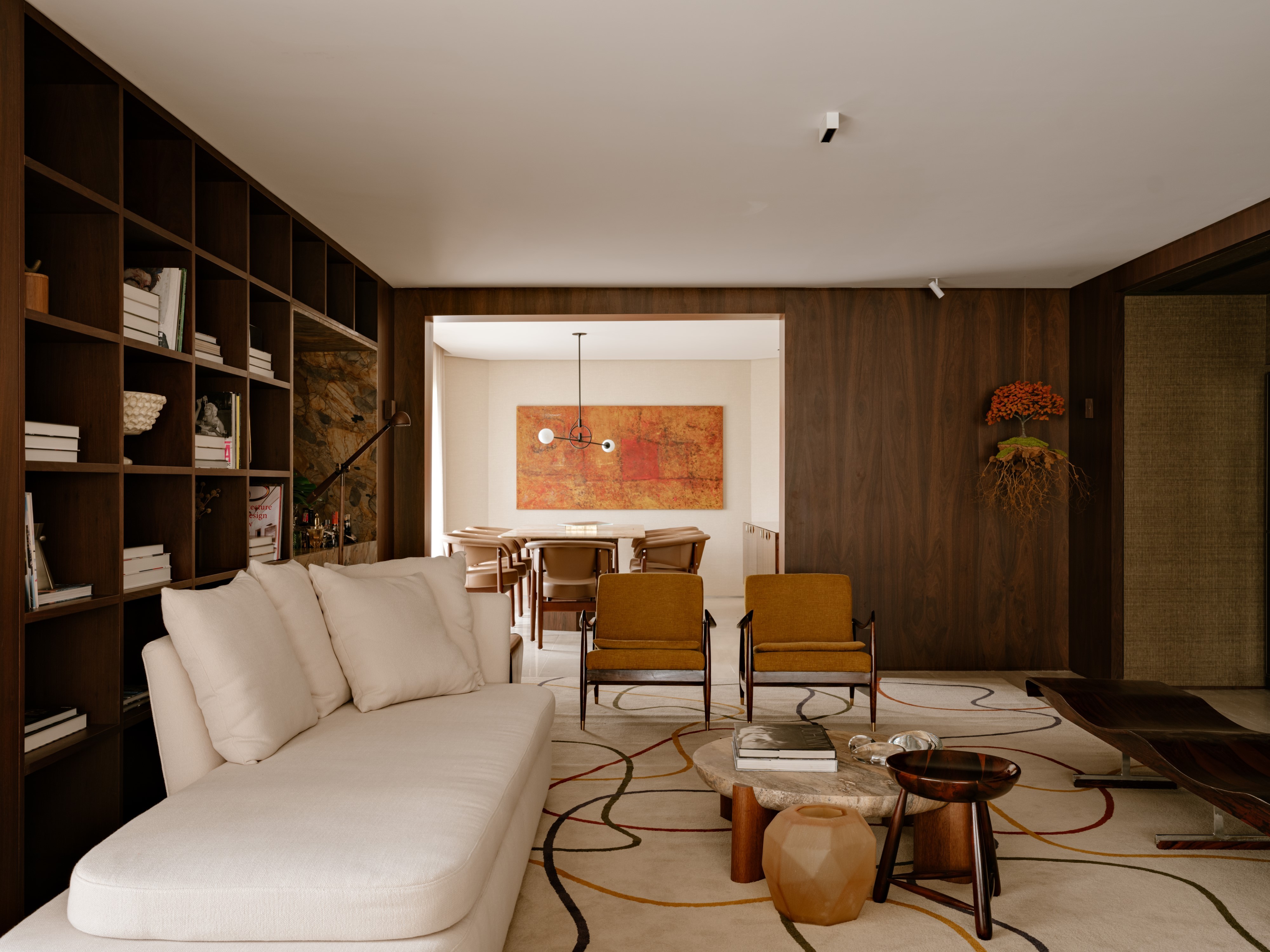 Um Refúgio de Arte e Design: A Reforma de um Apartamento dos Anos 90