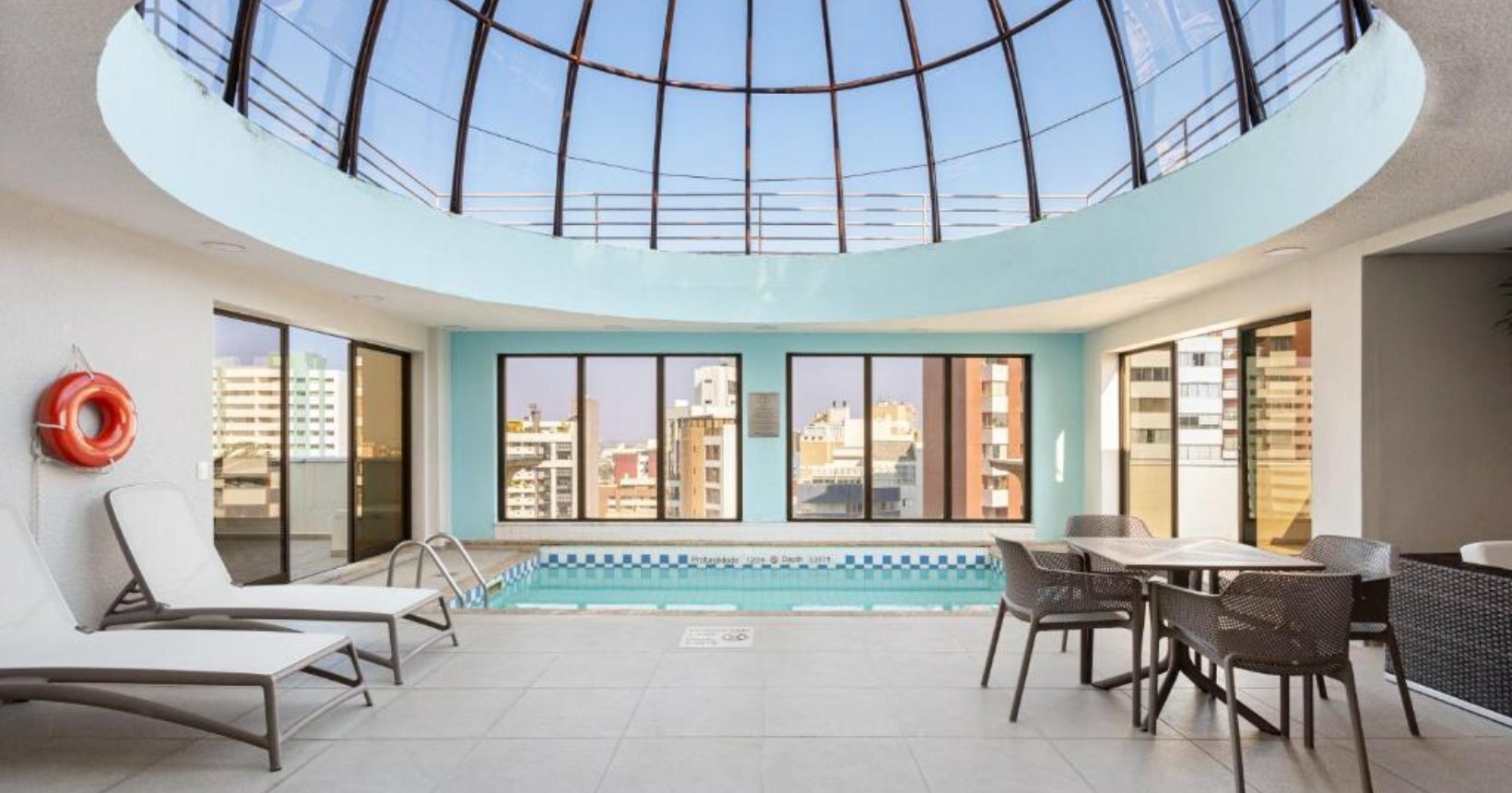 Refúgios de Luxo: Hotéis com Piscina Aquecida em Curitiba