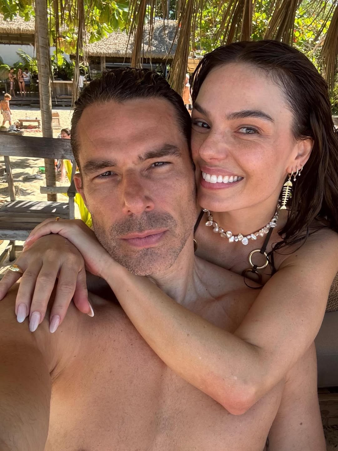 Romance e Encanto: A Viagem de Marcus Buaiz e Isis Valverde em Trancoso