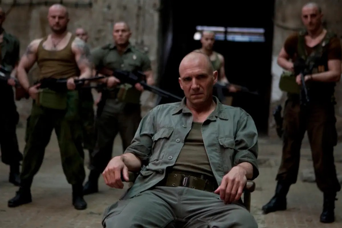 Ralph Fiennes: A Jornada de um Ícone do Cinema