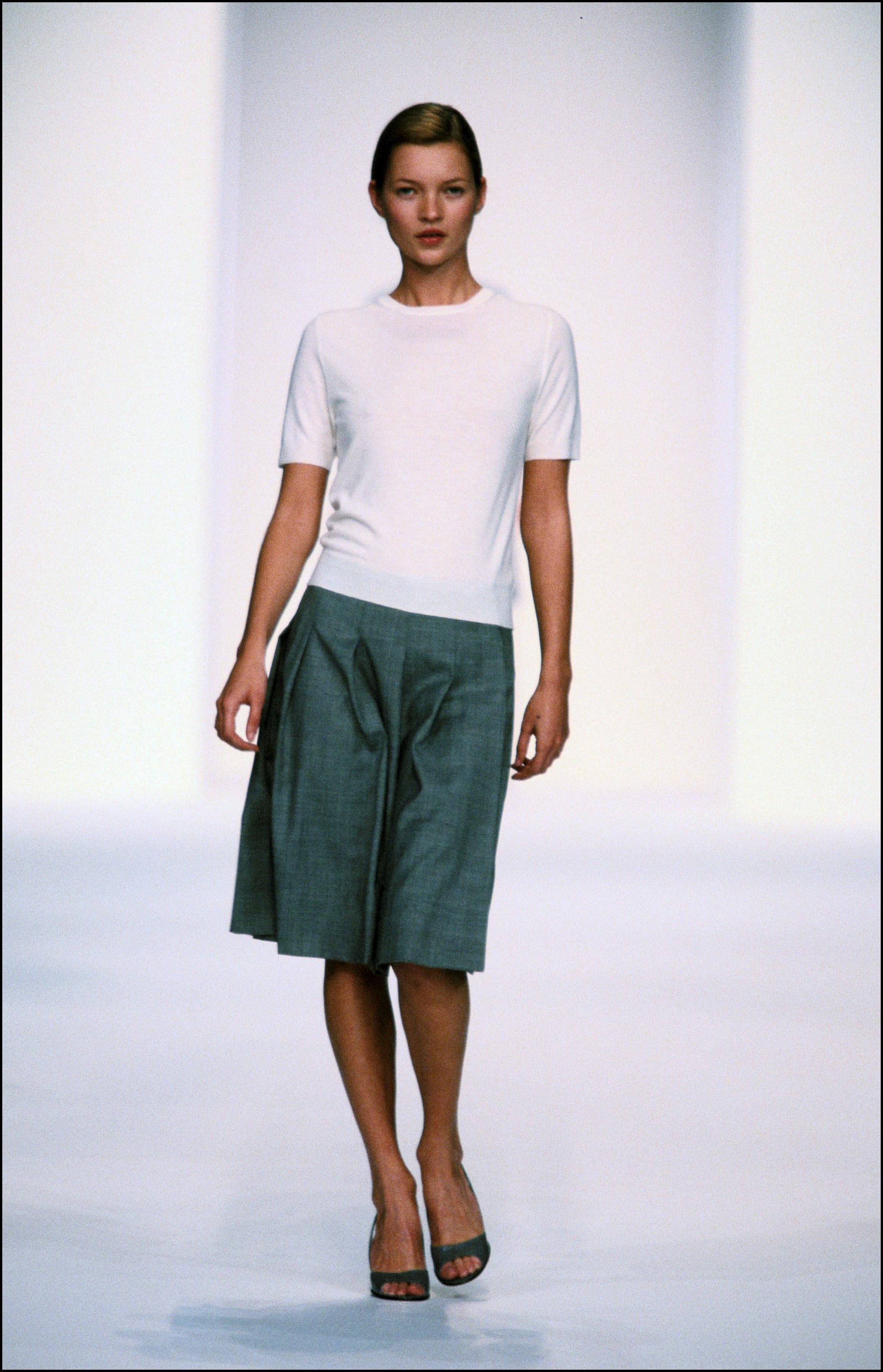 O Glamour Atemporal dos Sapatos de Salto dos Anos 90