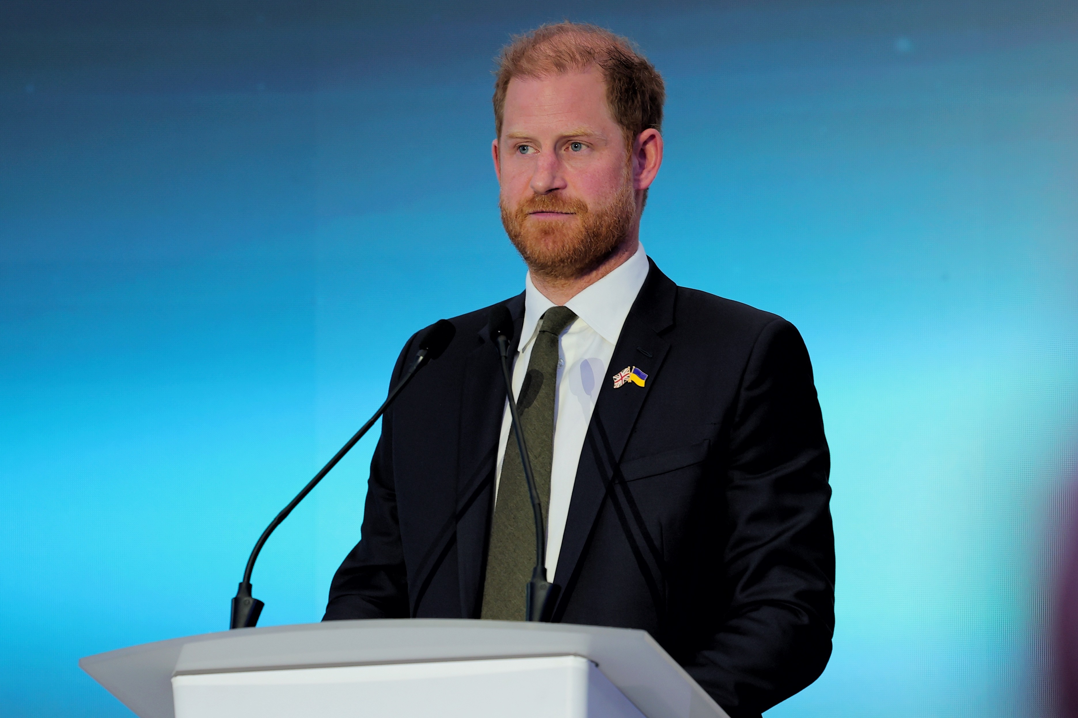 O Rei Charles: Um Soberano em Tempo de Mudanças