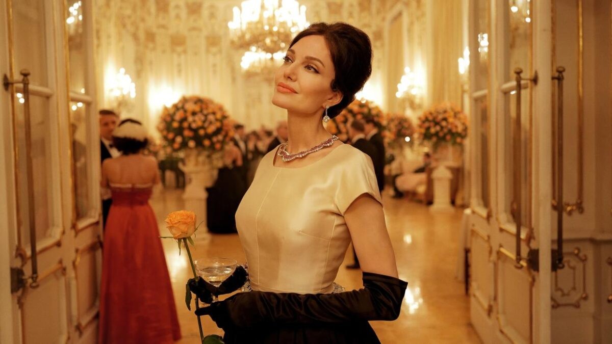Couture: A Elegância de Angelina Jolie nos Cinemas
