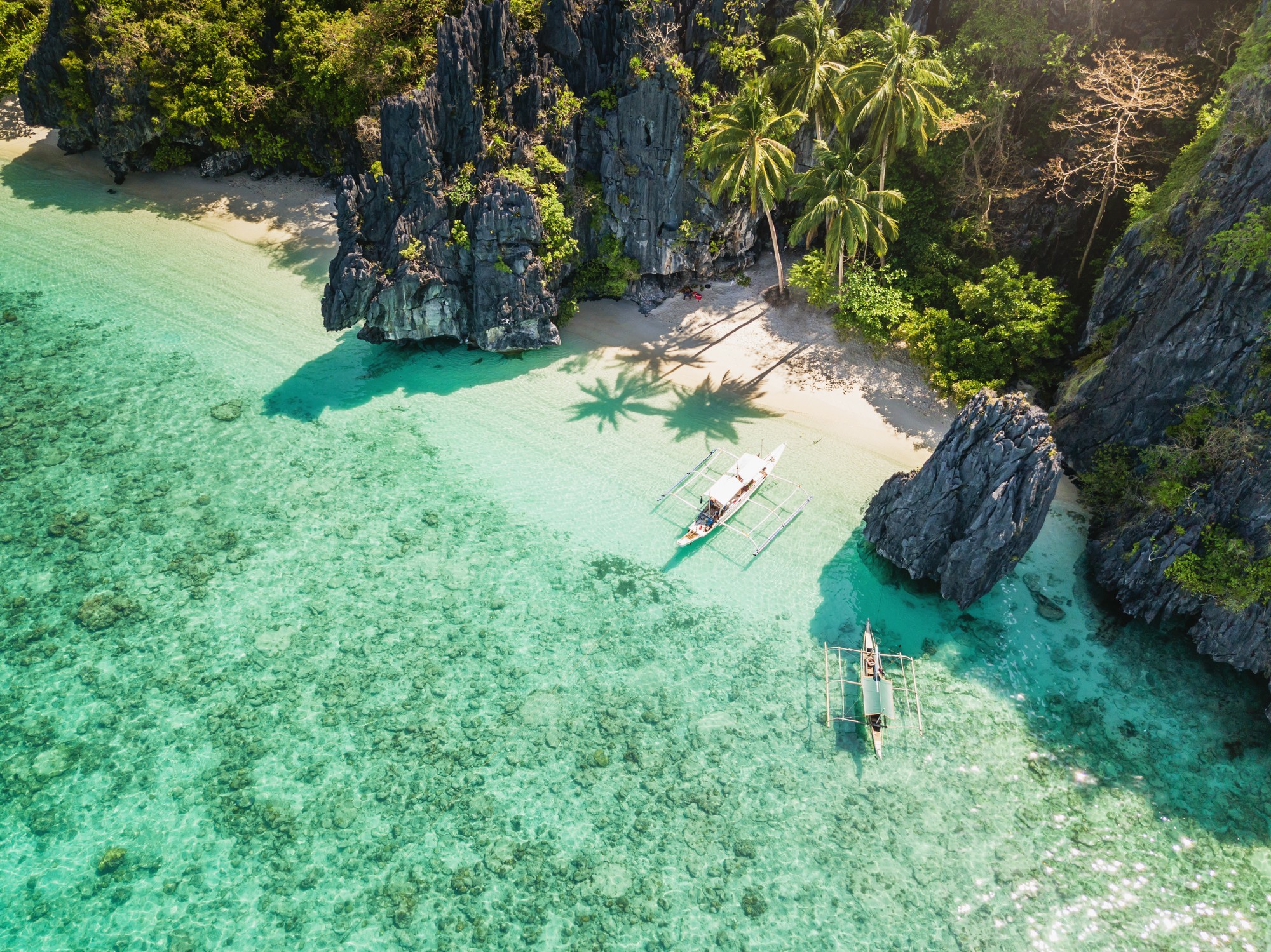 As Praias Mais Deslumbrantes do Mundo: Onde o Luxo Encontra a Natureza