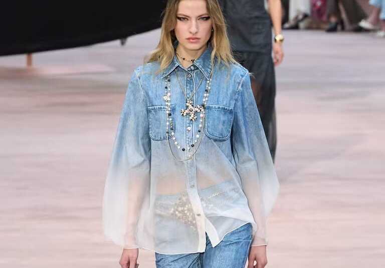 O Denim Transcende Fronteiras na Moda Contemporânea