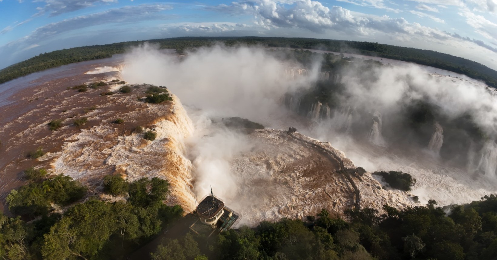 Quando a força da água dita o ritmo da visita às Cataratas